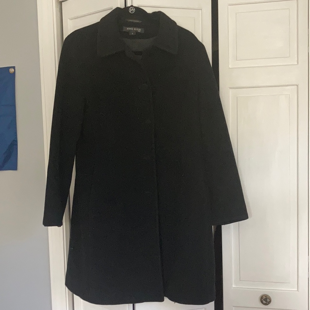 Women’s Anne Klein wool and cashmere coat size 8 knee to below knee length